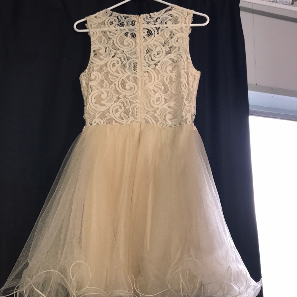 Dress - Picture 3 of 4